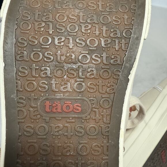 Taos Women’s Super Soul Sneaker Size 8 Natural Distressed Canvas Shoe No Insoles - Picture 12 of 12